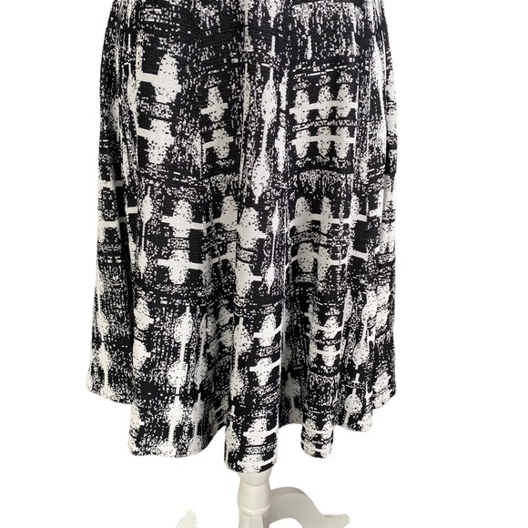 Carmen Marc Valvo Stretch Knit
Sweater Midi Dress Black White Print Medium - Picture 7 of 15